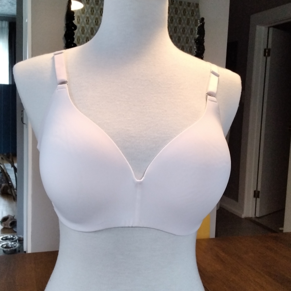 La Vie En Rose light pink sleek back no wire bra